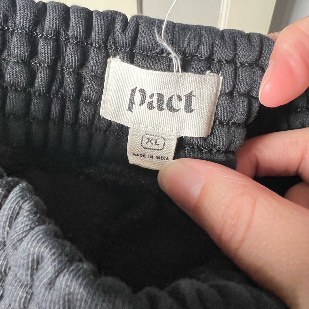 Pact XL women’s black side slit sweatpants - Picture 3 of 3